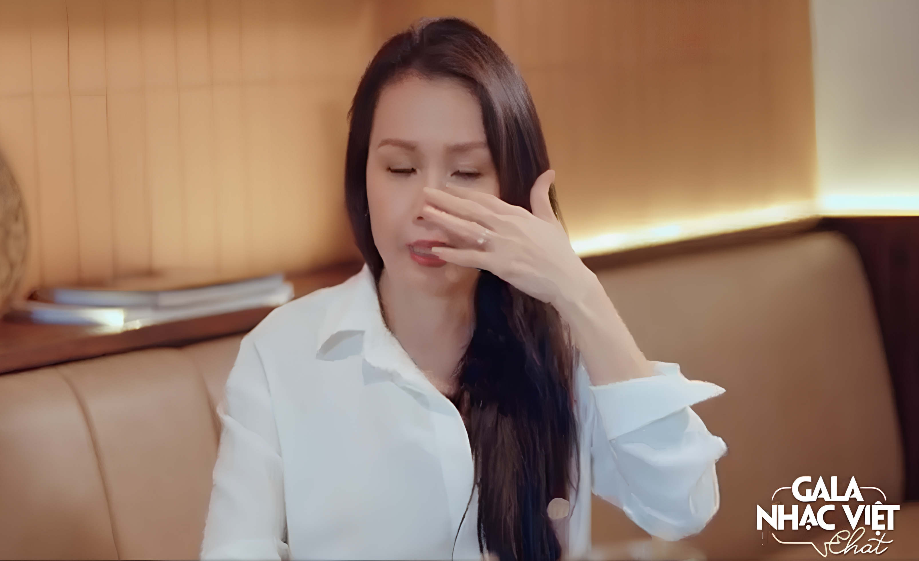 Cẩm Ly rơi nước mắt khi nhắc về fan: 'Dù hát không hay vẫn được yêu thương' - Ongkinh
