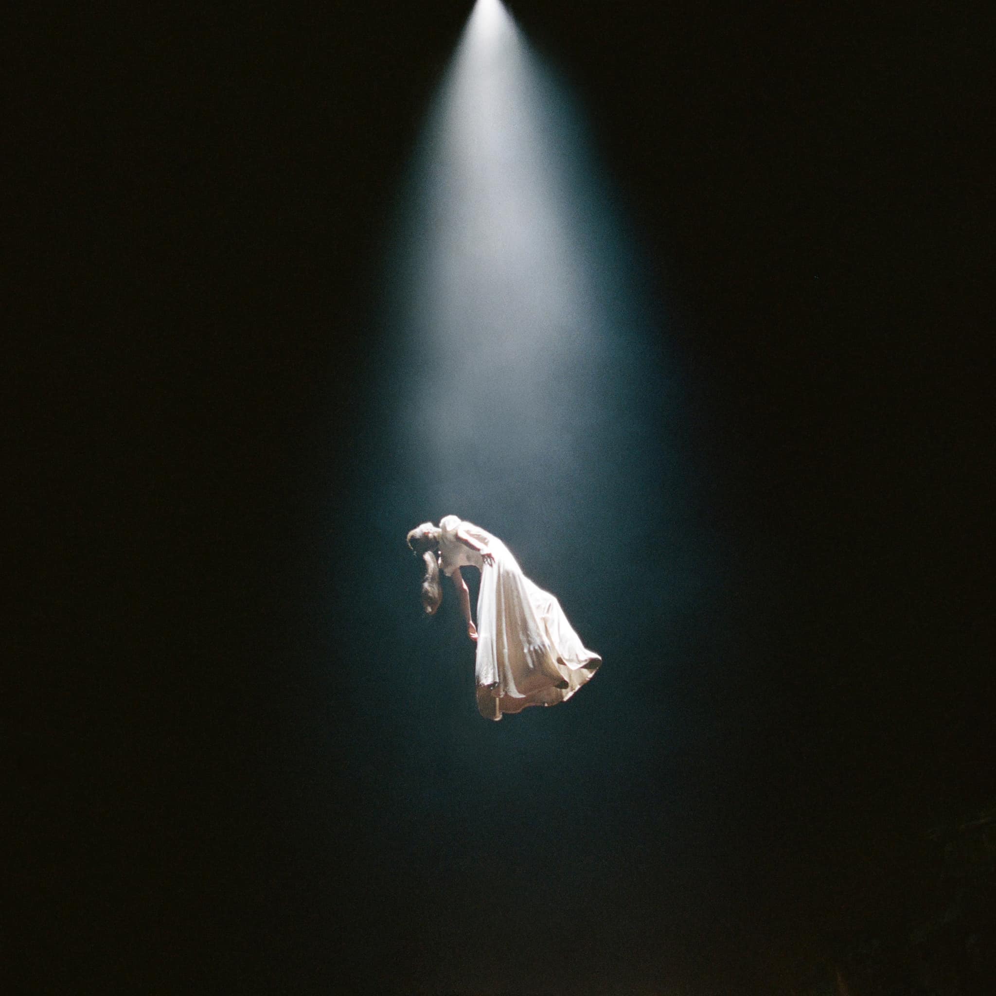 Ariana Grande tung album mở rộng "Brighter Days Ahead", khẳng định dấu ấn cá nhân - Ongkinh
