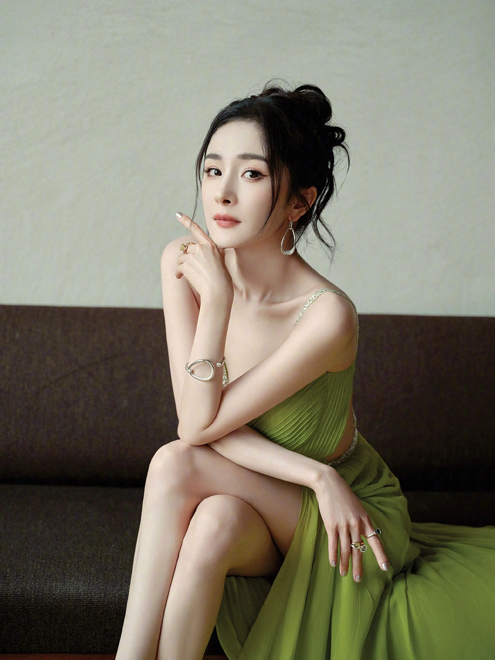 Dư luận về việc Dương Mịch thay thế Nghê Ni trong dự án mới - Ongkinh