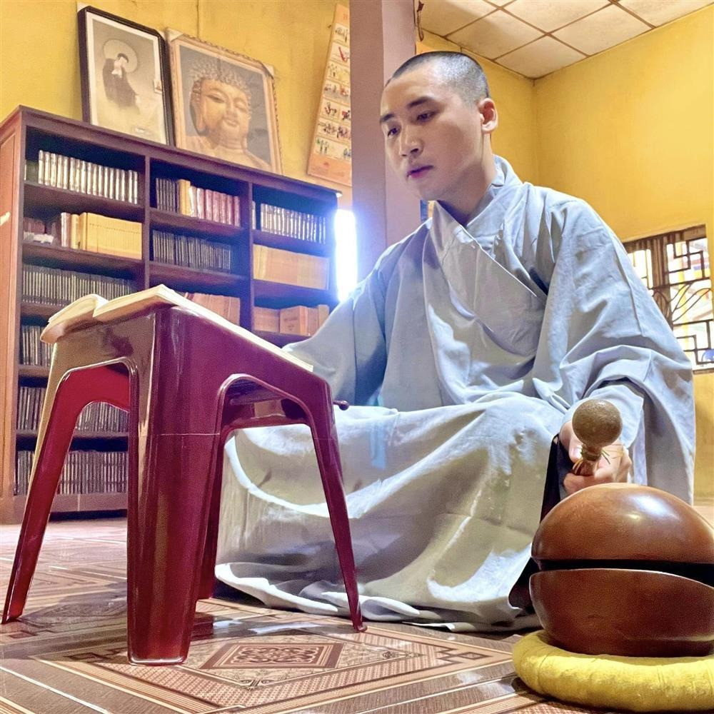 Vlogger Huy Cung sau hơn 1 năm xuất gia: Những khoảnh khắc bình yên và sự thay đổi trong cuộc sống - Ongkinh