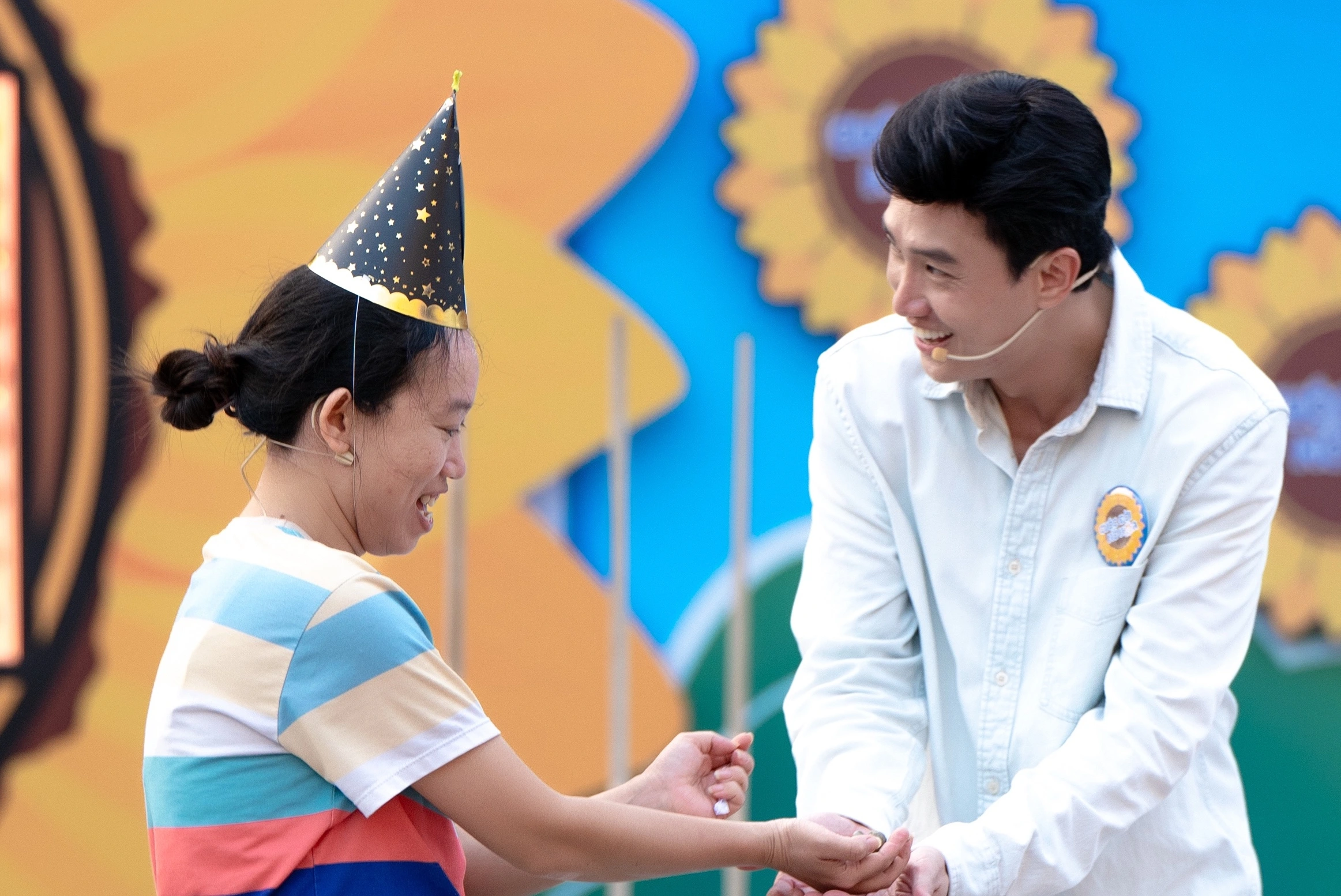 Quốc Trường chơi lớn, hỗ trợ gấp 5 lần cho hoàn cảnh khó khăn trong chương trình "Cuộc đời nở hoa" - Ongkinh