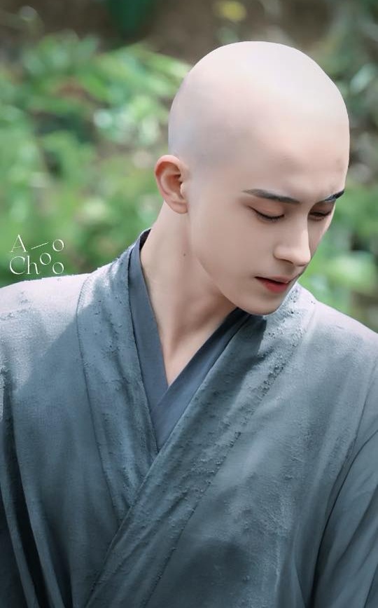 "Sư thầy" Ngao Thụy Bằng gây sốt với nhan sắc vạn người mê trên phim trường - Ongkinh
