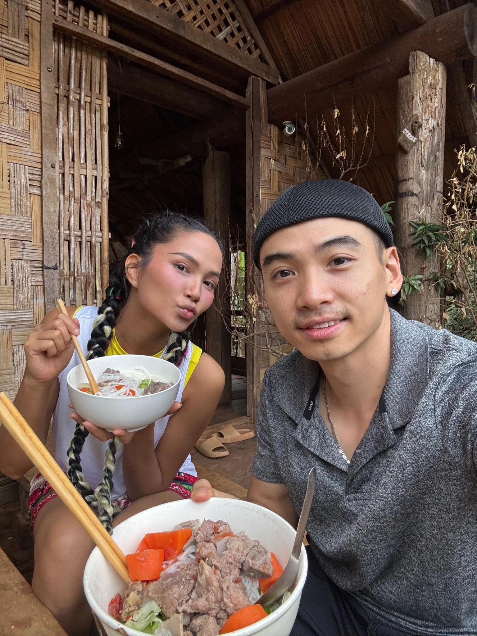 Quyết định dở khóc dở cười của chồng H'Hen Niê - Ongkinh