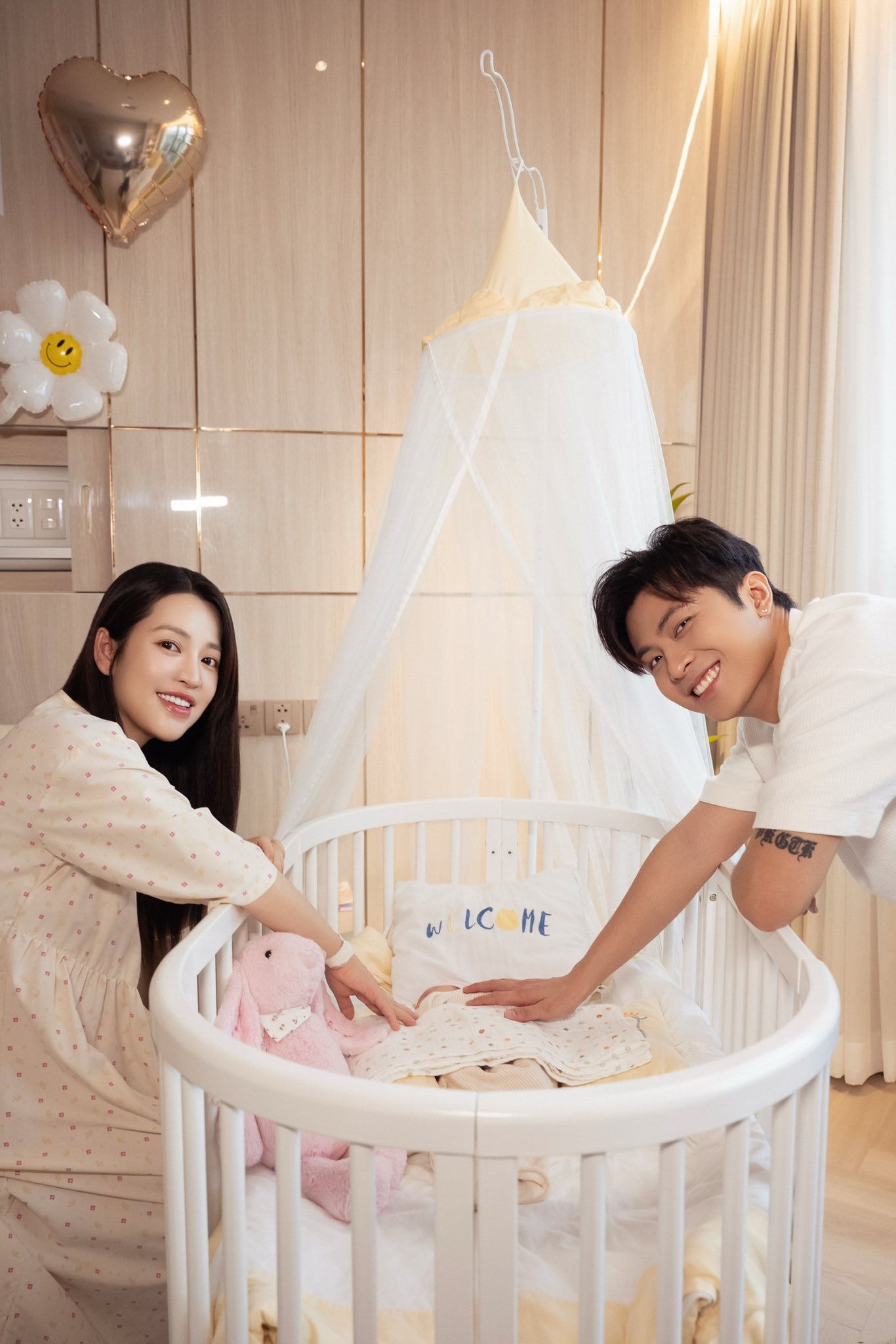 Cặp đôi Puka - Gin Tuấn Kiệt hạnh phúc chào đón con đầu lòng - Ongkinh