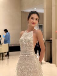 Hoa hậu Ý Nhi quyến rũ dự tiệc tối, tỏa sáng giữa dàn người đẹp nhưng gây chú ý một điểm - ongkinh