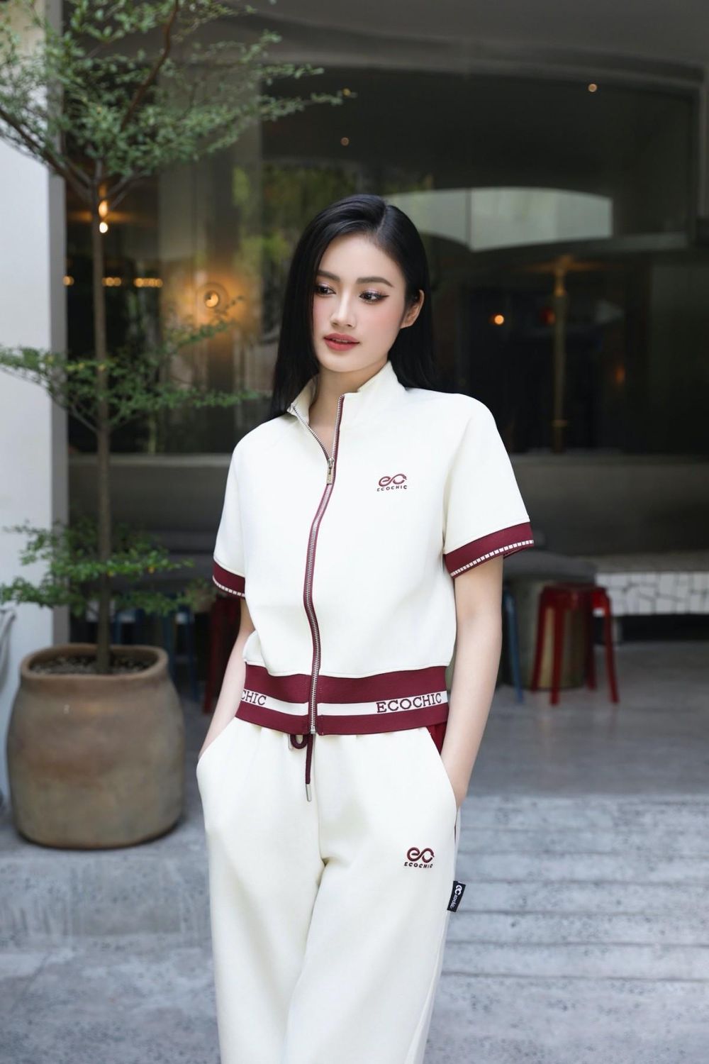 Cùng diện set đồ thể thao, Hoa hậu Thanh Thủy và Ý Nhi như hai giọt nước - Ongkinh