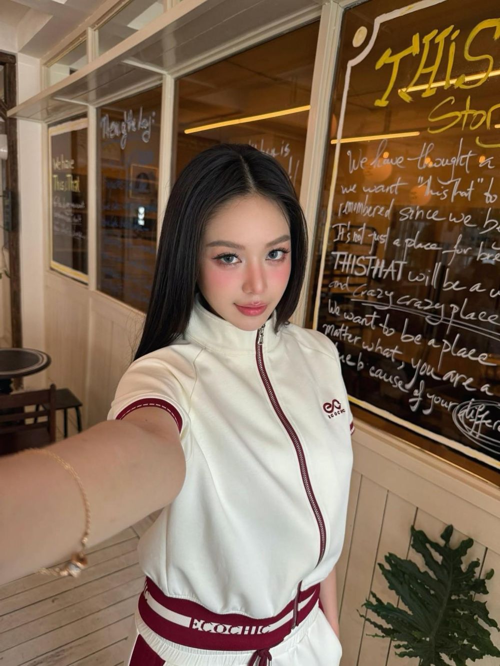 Cùng diện set đồ thể thao, Hoa hậu Thanh Thủy và Ý Nhi như hai giọt nước - Ongkinh