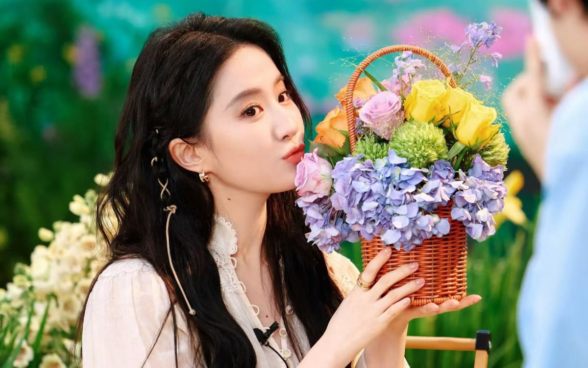 Câu nói của Lưu Diệc Phi làm netizen "quay ngoắt" giữa ồn ào Triệu Lệ Dĩnh - Ongkinh