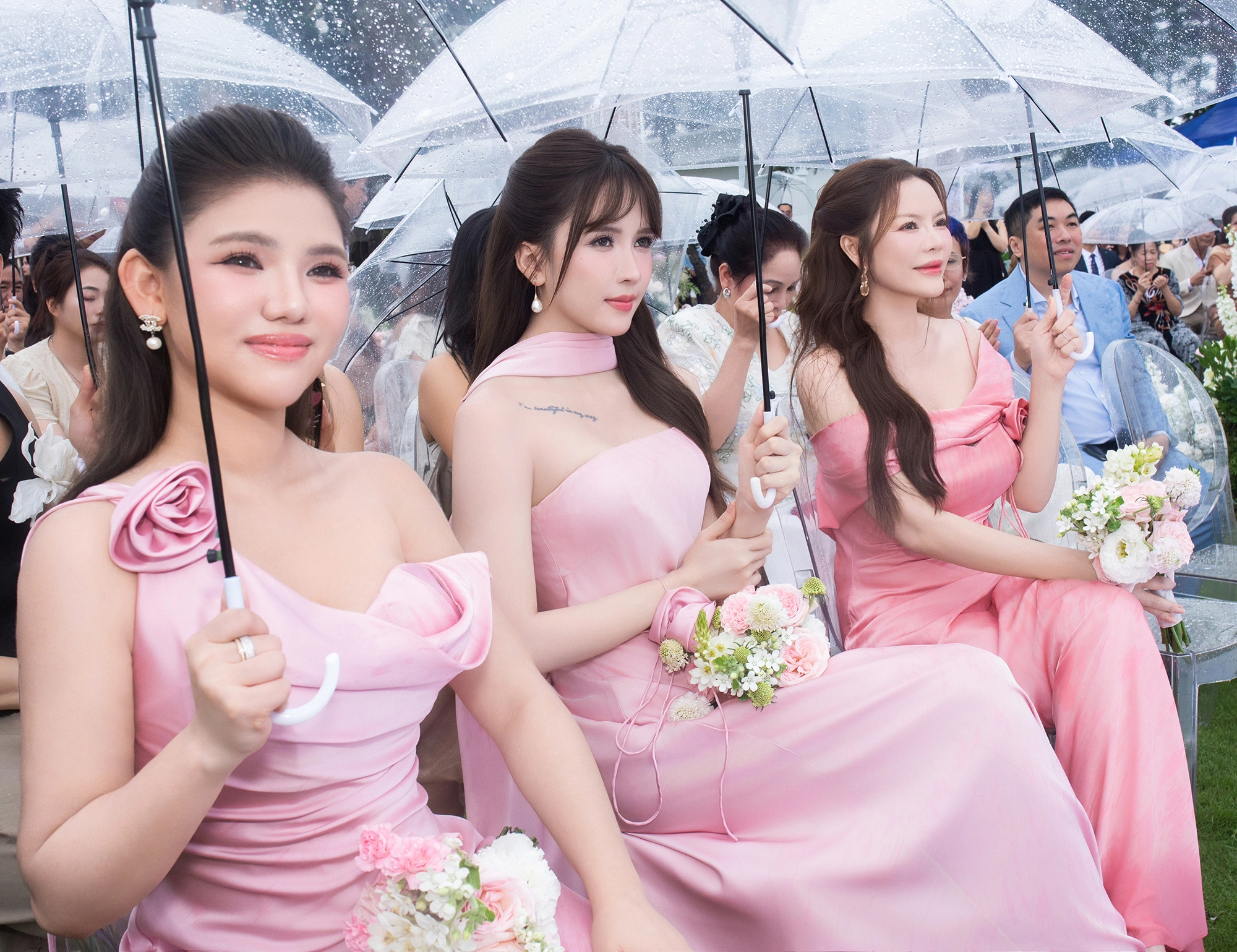 Đám cưới Hồ Quỳnh Hương quy tụ dàn phù dâu toàn người nổi tiếng - Ongkinh