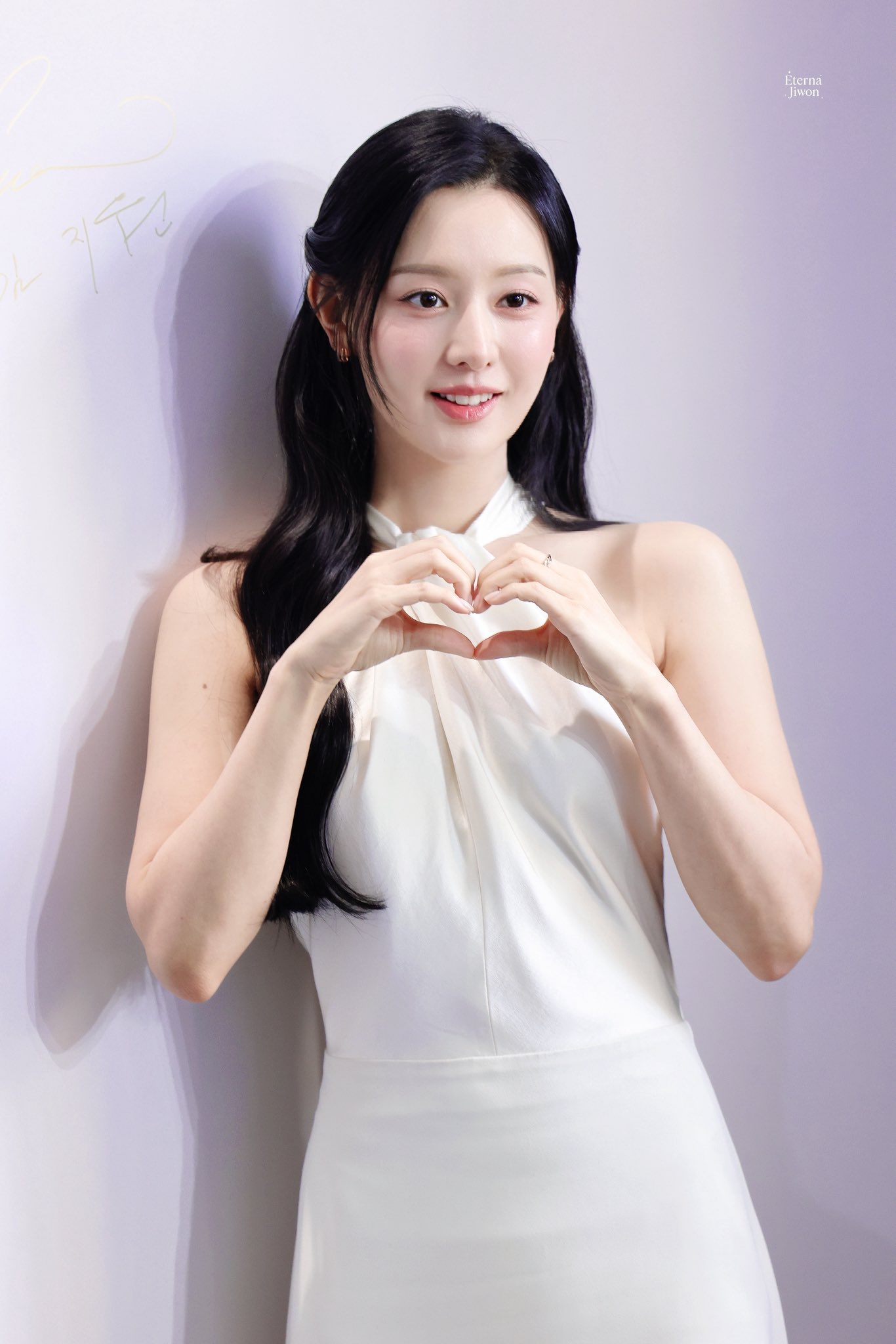 Kim Ji Won và Lý Hiện "đốn tim" fan với visual đỉnh cao tại Thượng Hải - Ongkinh