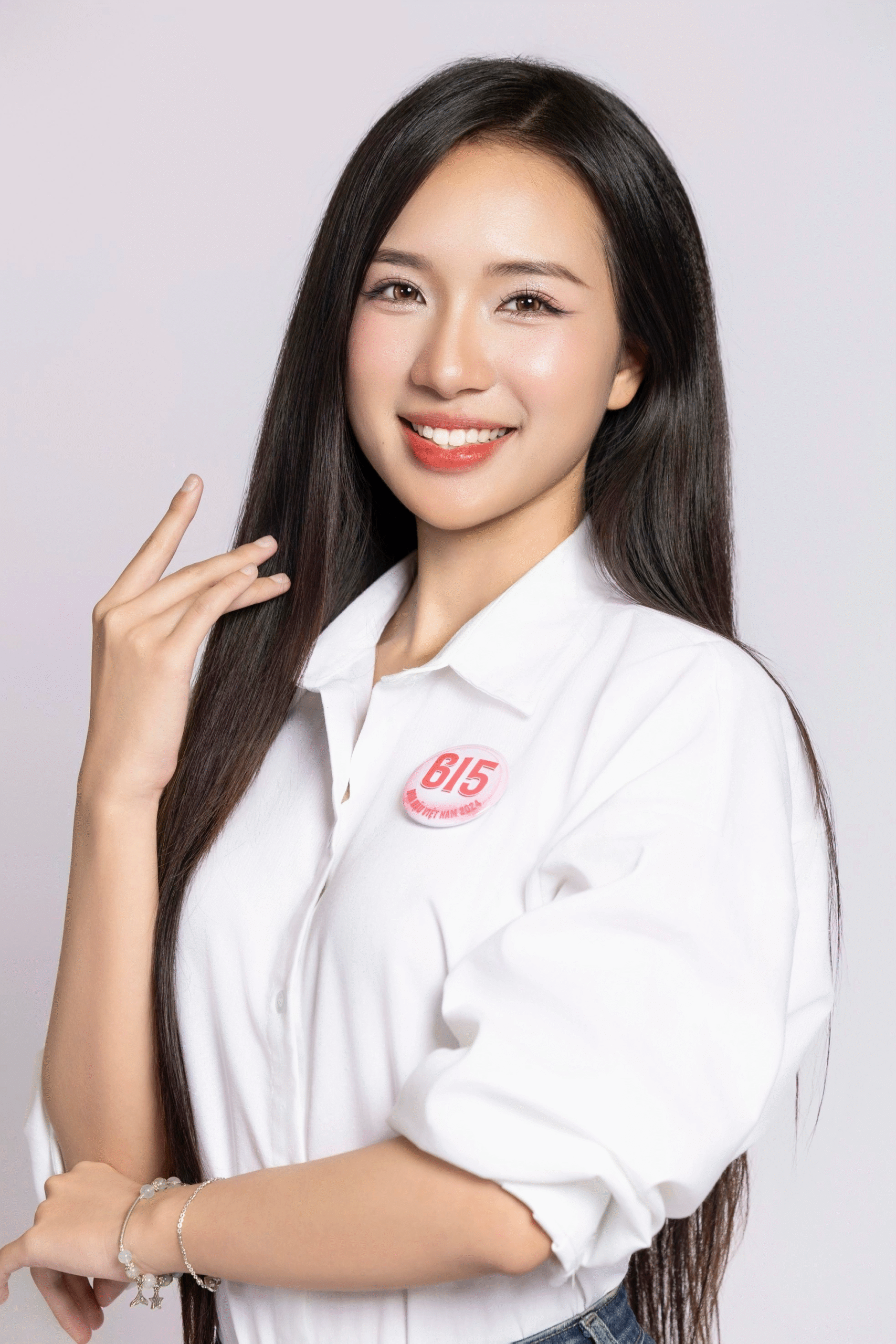 Cô gái gây chú ý ở Hoa hậu Việt Nam với "kỷ lục" đo nhân trắc học lâu nhất - Ongkinh