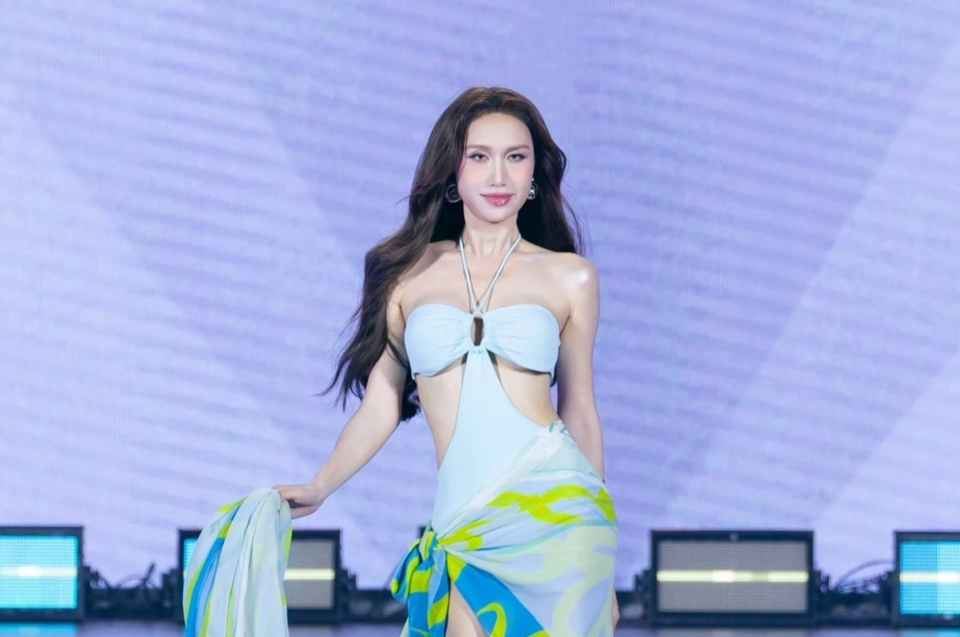 Lynk Lee "tá hỏa" vì lưỡi xanh lè ở chung kết Hoa hậu Chuyển giới: "Tại tôi tụt đường huyết..." - Ongkinh