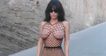 Bianca Censori: Vợ Kanye West gây sốc với trang phục xuyên thấu - Ongkinh