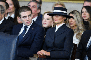 Barron Trump bị đồn "trượt" Harvard: Đệ nhất phu nhân lên tiếng, hé lộ cuộc chiến "thâm thù" - Ongkinh