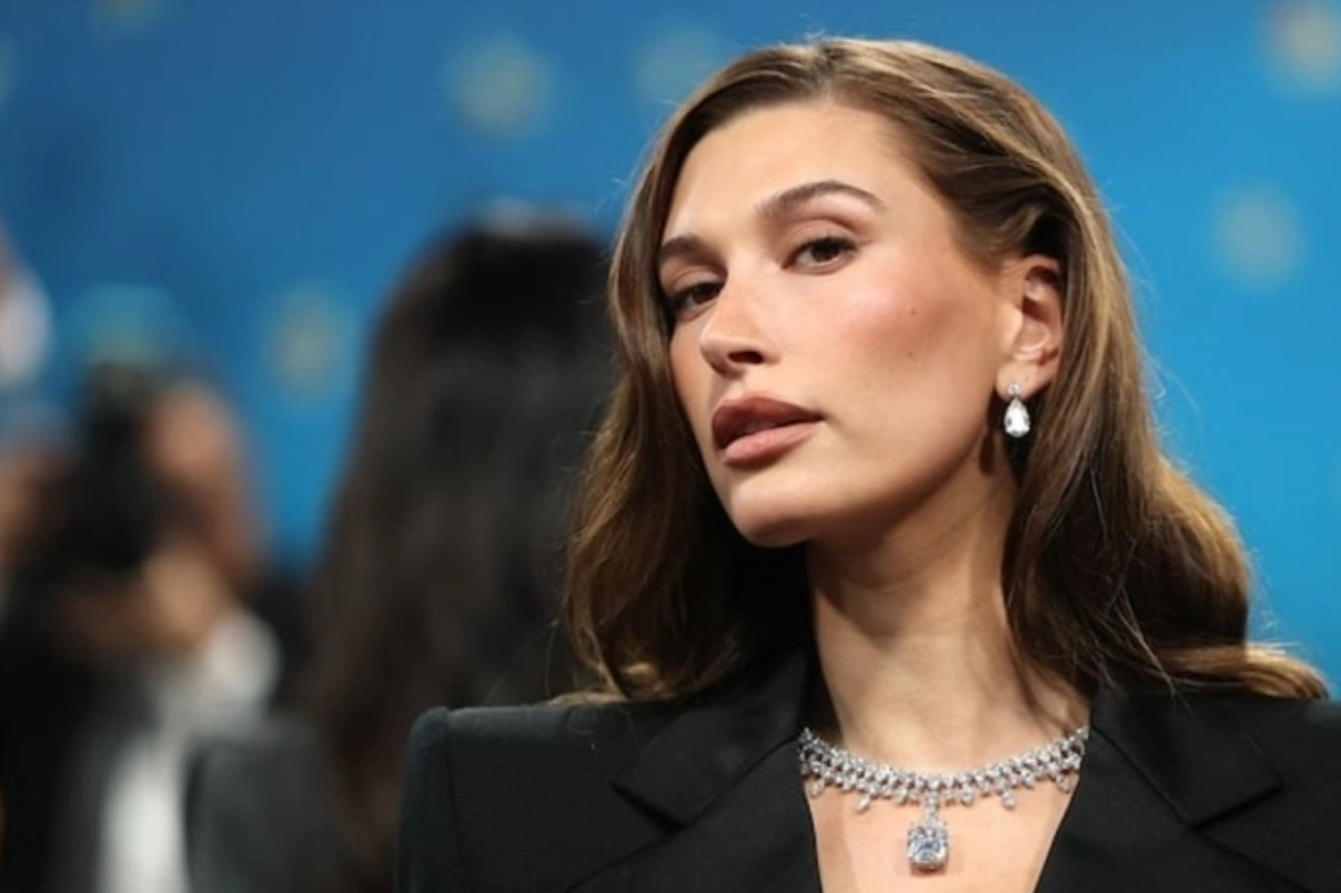 Hailey Bieber bán thương hiệu mỹ phẩm Rhode, "bỏ túi" 1 tỷ USD - Ongkinh