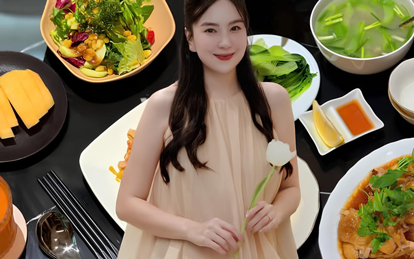 Mai Ngọc 'ở cữ' vẫn dùng công nghệ để quản lý ăn uống: Người khen ngợi, kẻ tranh cãi - ongkinh