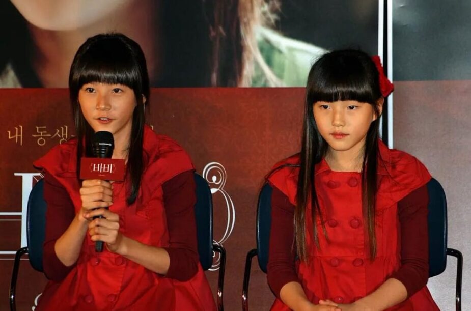 Sau bi kịch của Kim Sae Ron, cuộc sống hiện tại của hai em gái diễn viên ra sao? - Ống kính