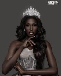 Nhan sắc đời thường của "viên ngọc đen" Miss World 2025 gây ngỡ ngàng? - Ongkinh