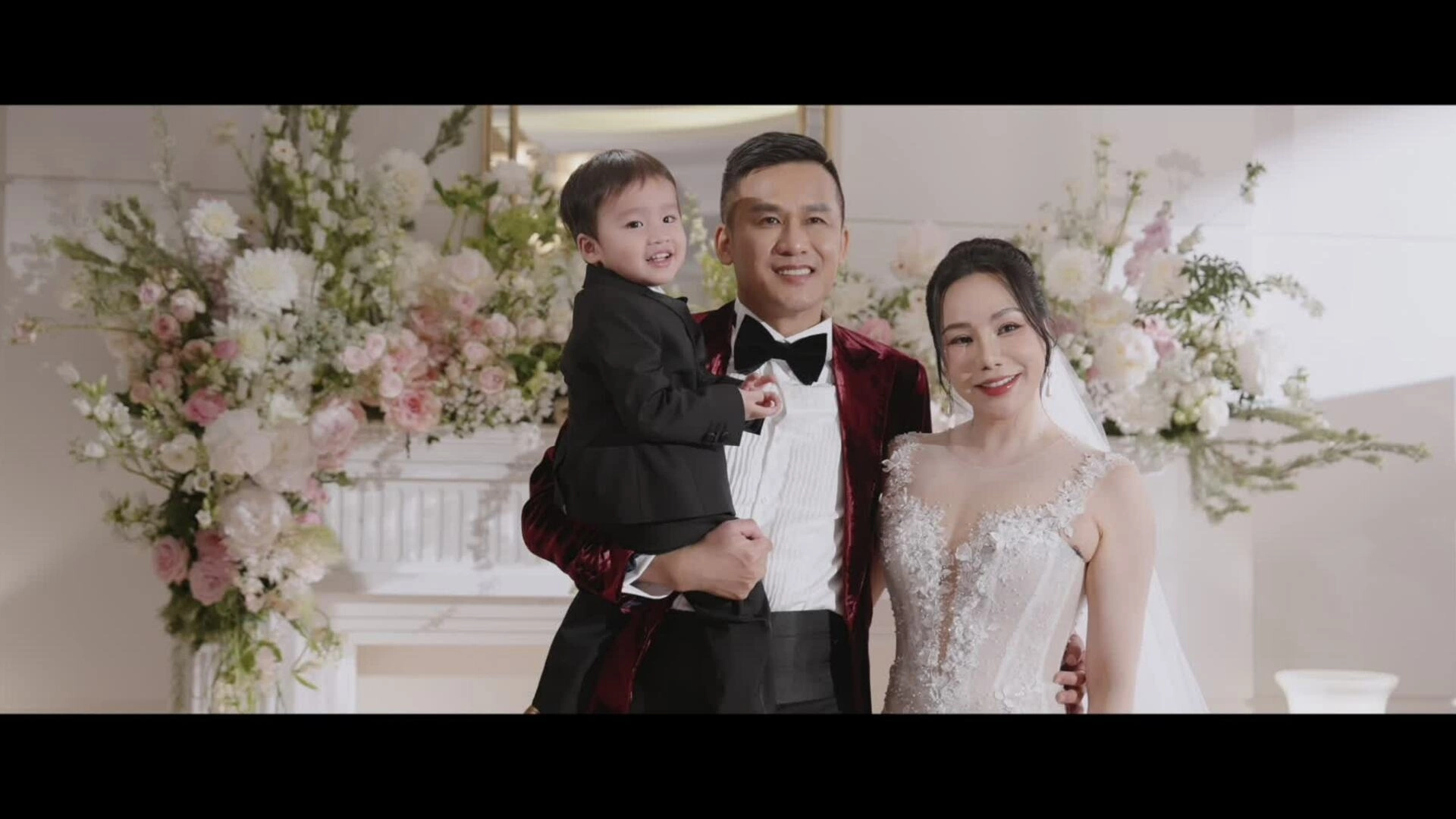 Hồ Quỳnh Hương và chồng doanh nhân lần đầu hé lộ về con trai trong hôn lễ ấm cúng - Ongkinh