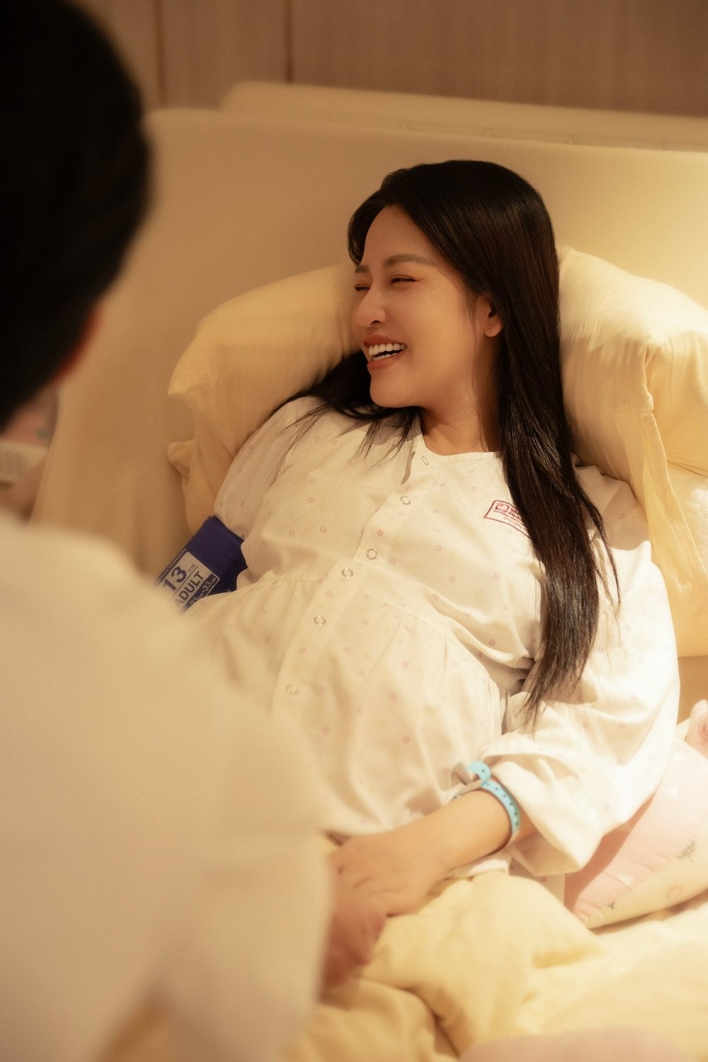 Puka "đi đẻ vẫn xinh": Sao nữ V-Biz sinh con vẫn rạng rỡ, riêng cô gây tranh cãi? - Ongkinh