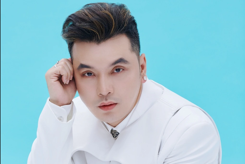 Ưng Hoàng Phúc và kỷ vật 20 năm: Mối duyên kỳ lạ từ người xa lạ? - Ống kính