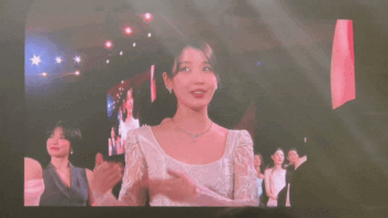 Baeksang 2025 'dậy sóng' với màn tương tác siêu đáng yêu của IU và con gái khiến Song Hye Kyo cũng phải bật cười - Ống kính