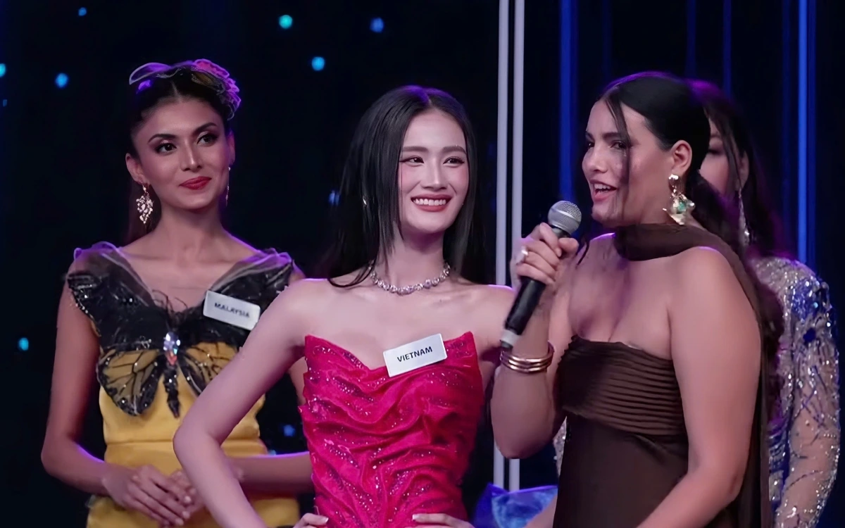 Ý Nhi tự tin sải bước trong phần thi Top Model tại Miss World - Ongkinh