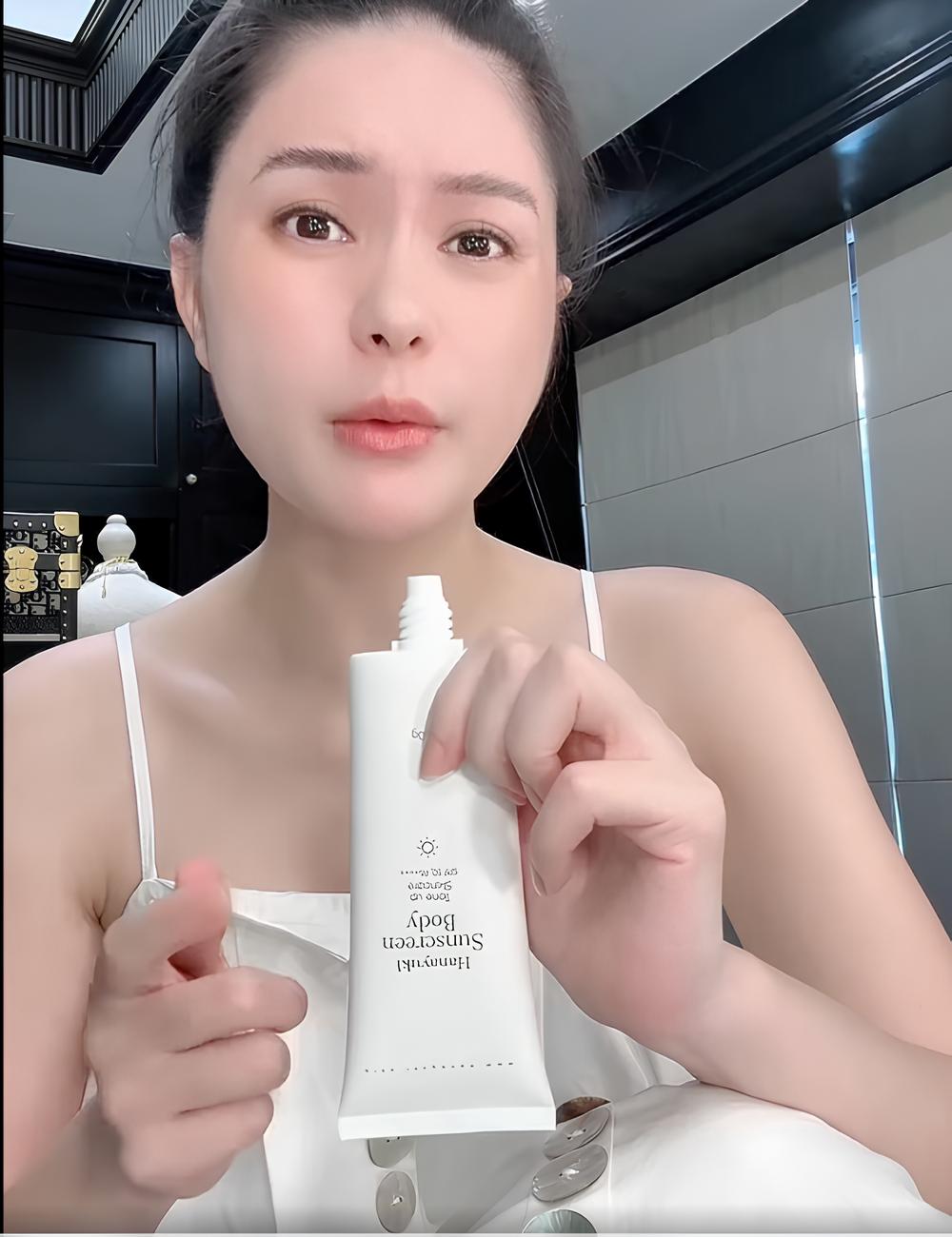 Sản phẩm Đoàn Di Băng liên tục bị 'tuýt còi': Vợ chồng 'đại gia' ngó lơ? - ongkinh