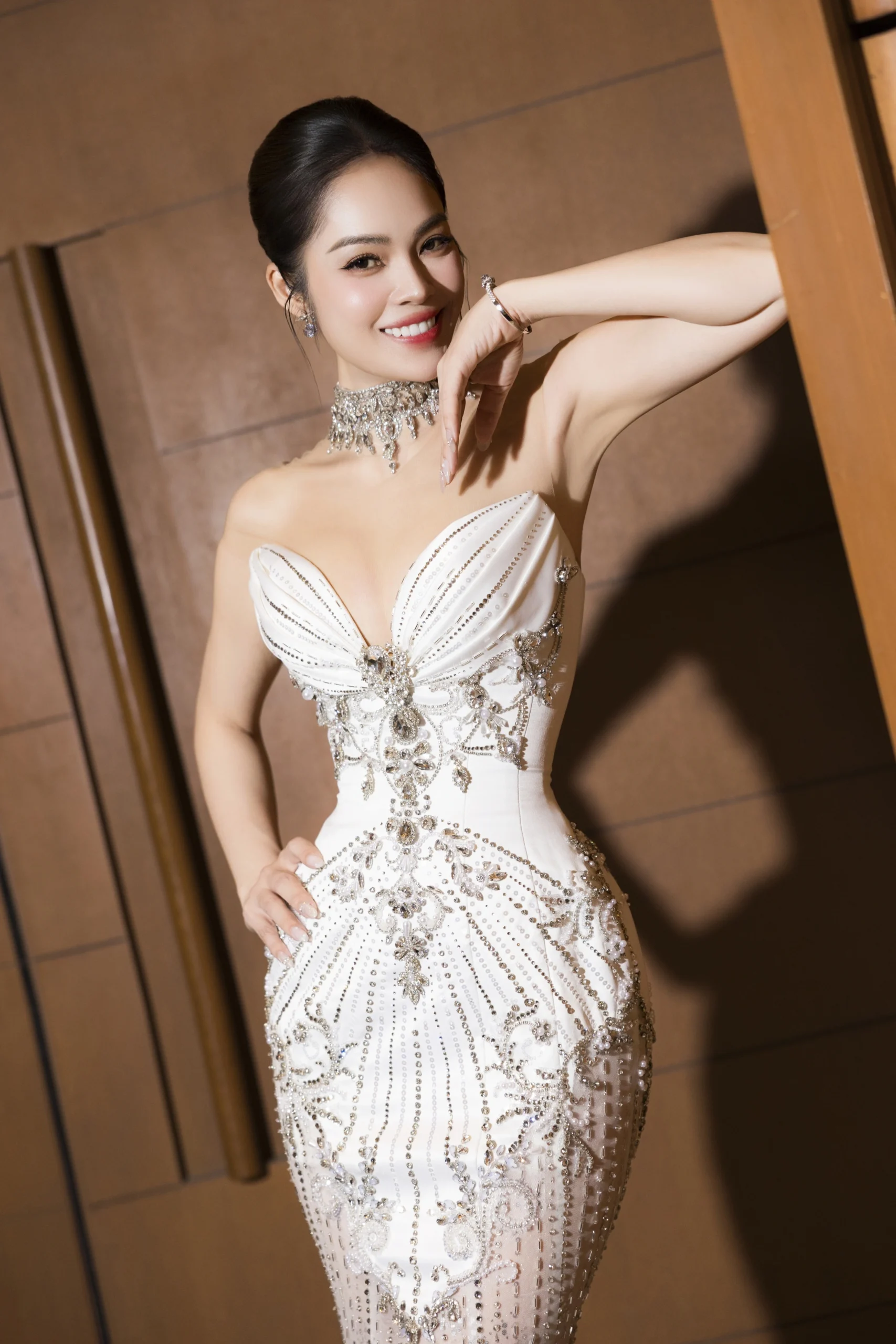 Dương Cẩm Lynh tái xuất nổi bật trong chiếc váy cưới - Ongkinh