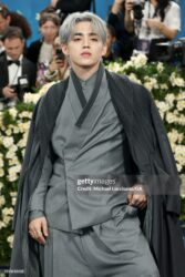 S.Coups (SEVENTEEN) tỏa sáng tại Met Gala 2025 dưới ống kính Getty Images - ongkinh