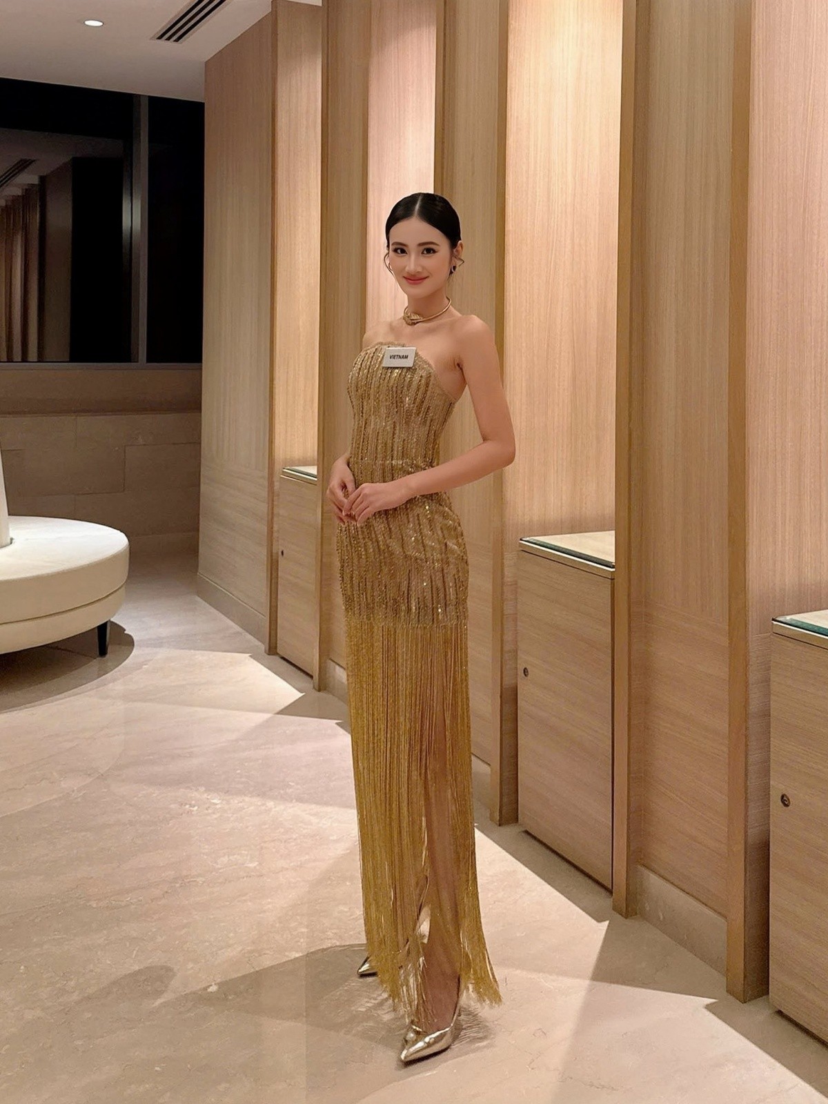 Hoa hậu Ý Nhi tỏa sáng với bikini xanh tại Miss World 2025 - Ongkinh