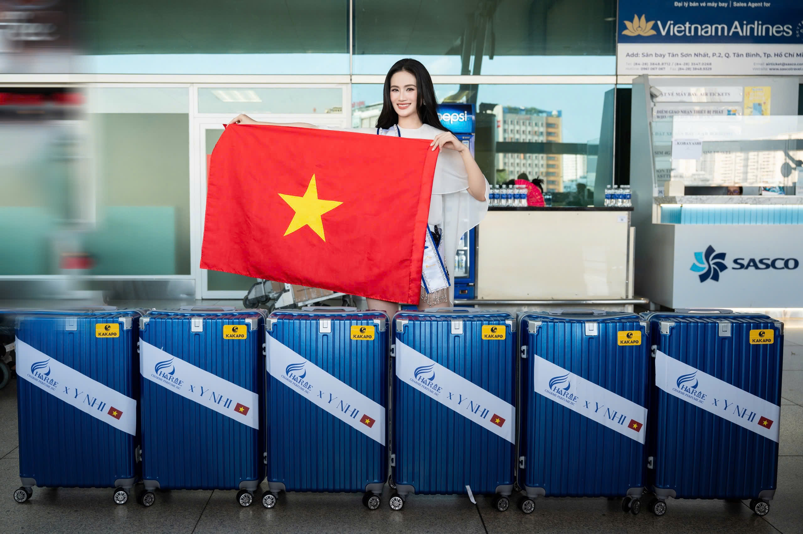 Ý Nhi mang theo hơn 160kg hành lý, sẵn sàng cho hành trình Miss World tại Ấn Độ - Ongkinh