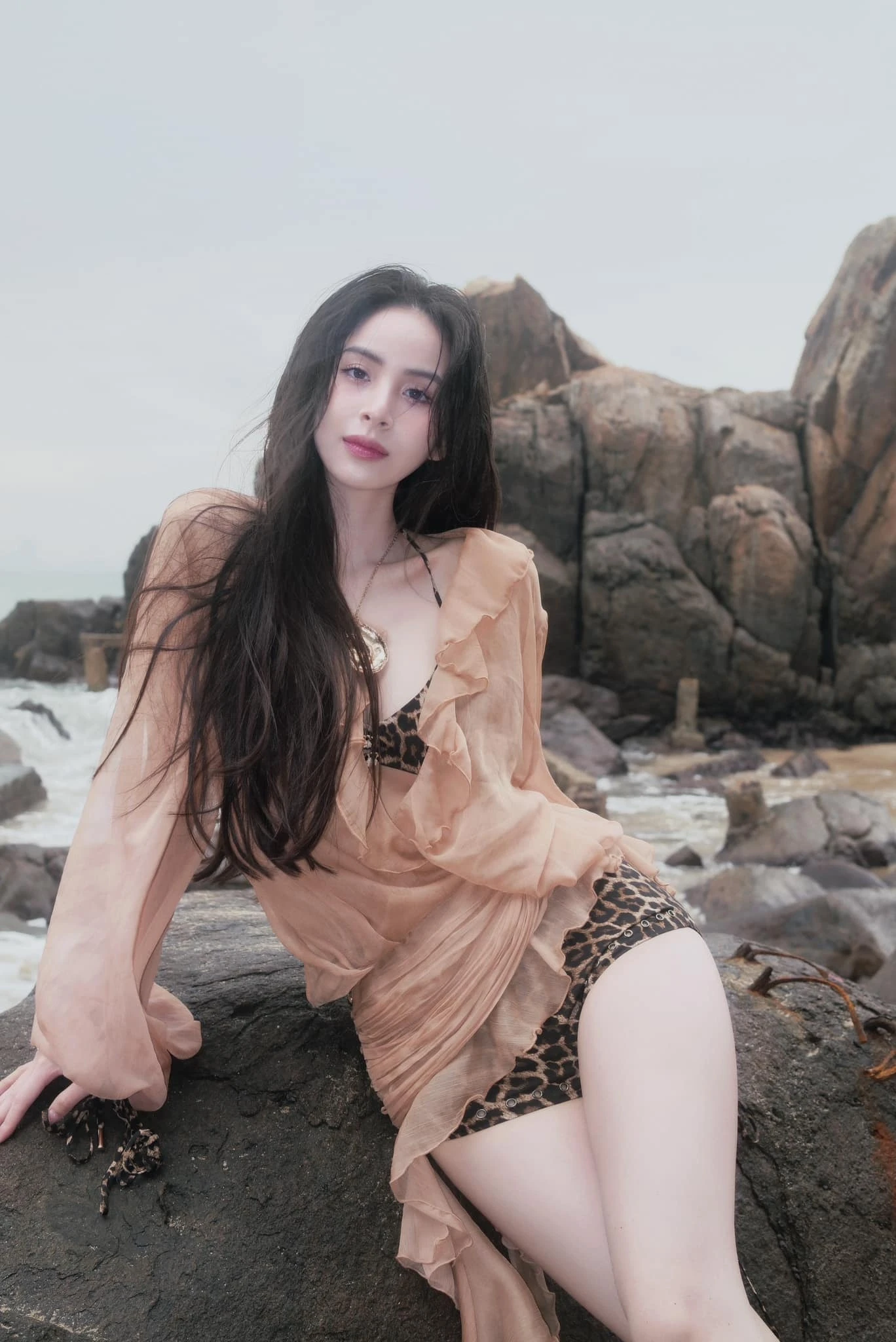 Rộ tin Hương Liên (the face) chuẩn bị lên xe hoa - Ongkinh