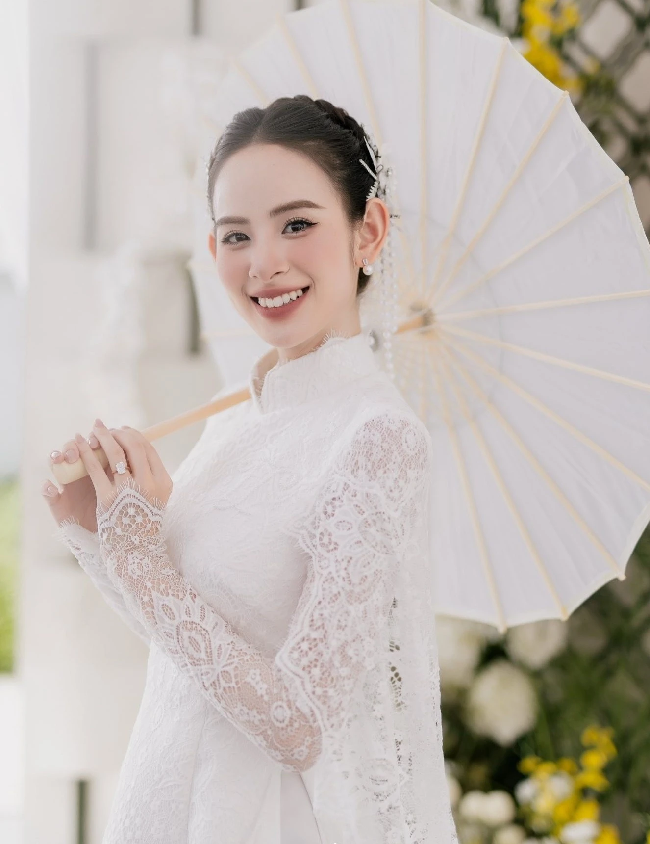 Rộ tin Hương Liên (the face) chuẩn bị lên xe hoa - Ongkinh