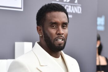 Rúng động: Diddy bị tố bạo hành dã man, dọa giết và ném nạn nhân ra khỏi ban công - Ống kính