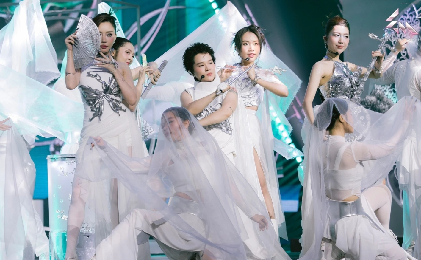 "Em xinh say hi": Tiên Tiên và Bích Phương bứt phá, nhiều "em xinh" khác lại mờ nhạt  - Ongkinh