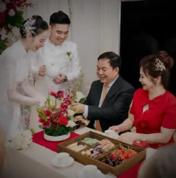 Rộ tin Hương Liên (the face) chuẩn bị lên xe hoa - Ongkinh