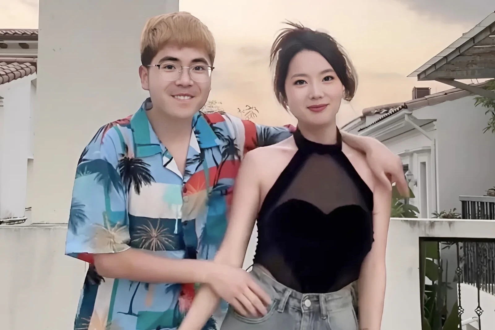 Chuyện tình "shipper nghèo" và "chị đẹp hơn 15 tuổi" gây sốt Douyin - Ongkinh