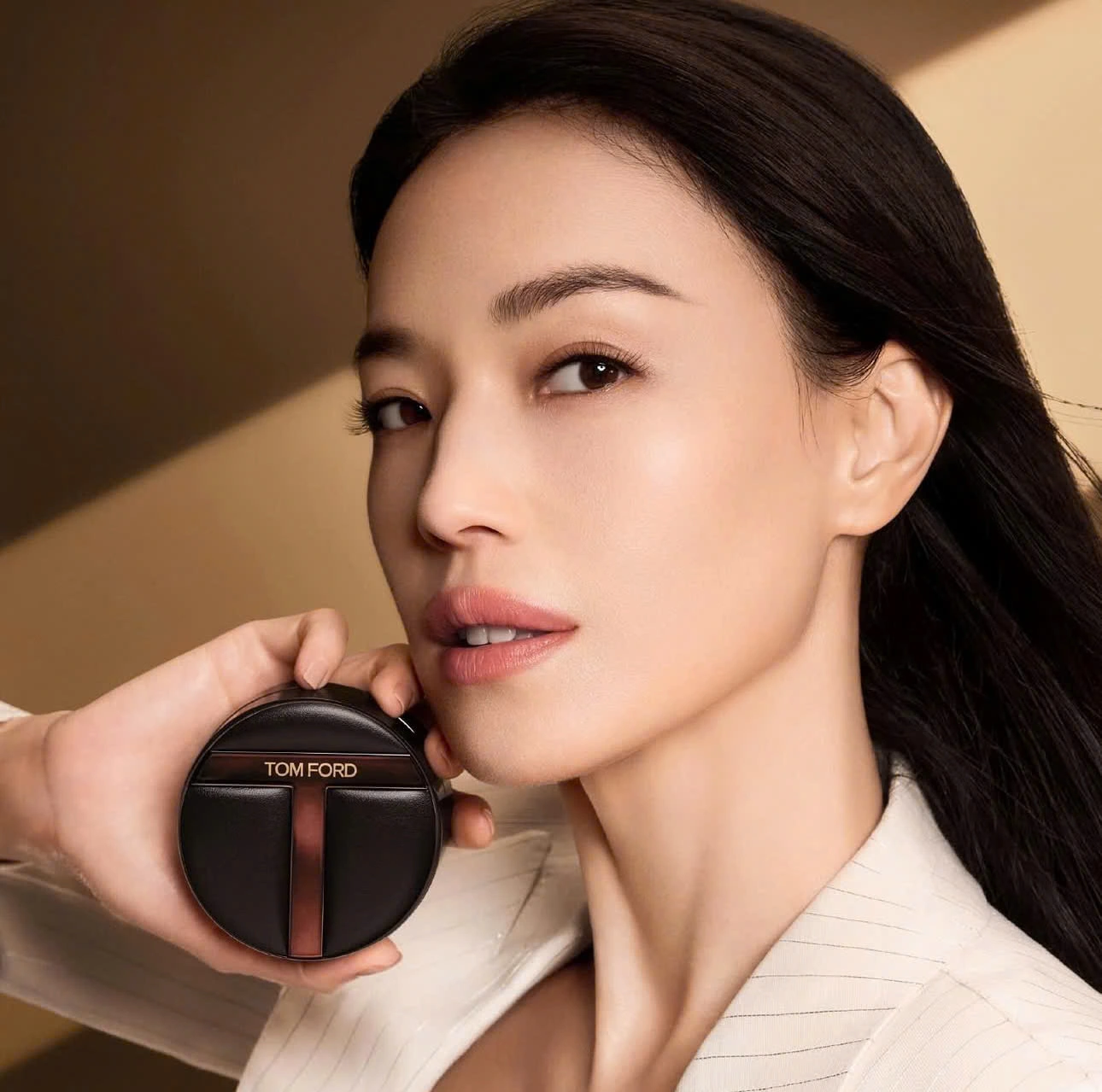 Thư Kỳ gây bất ngờ với nhan sắc tự nhiên không son phấn ở tuổi 49 - Ongkinh