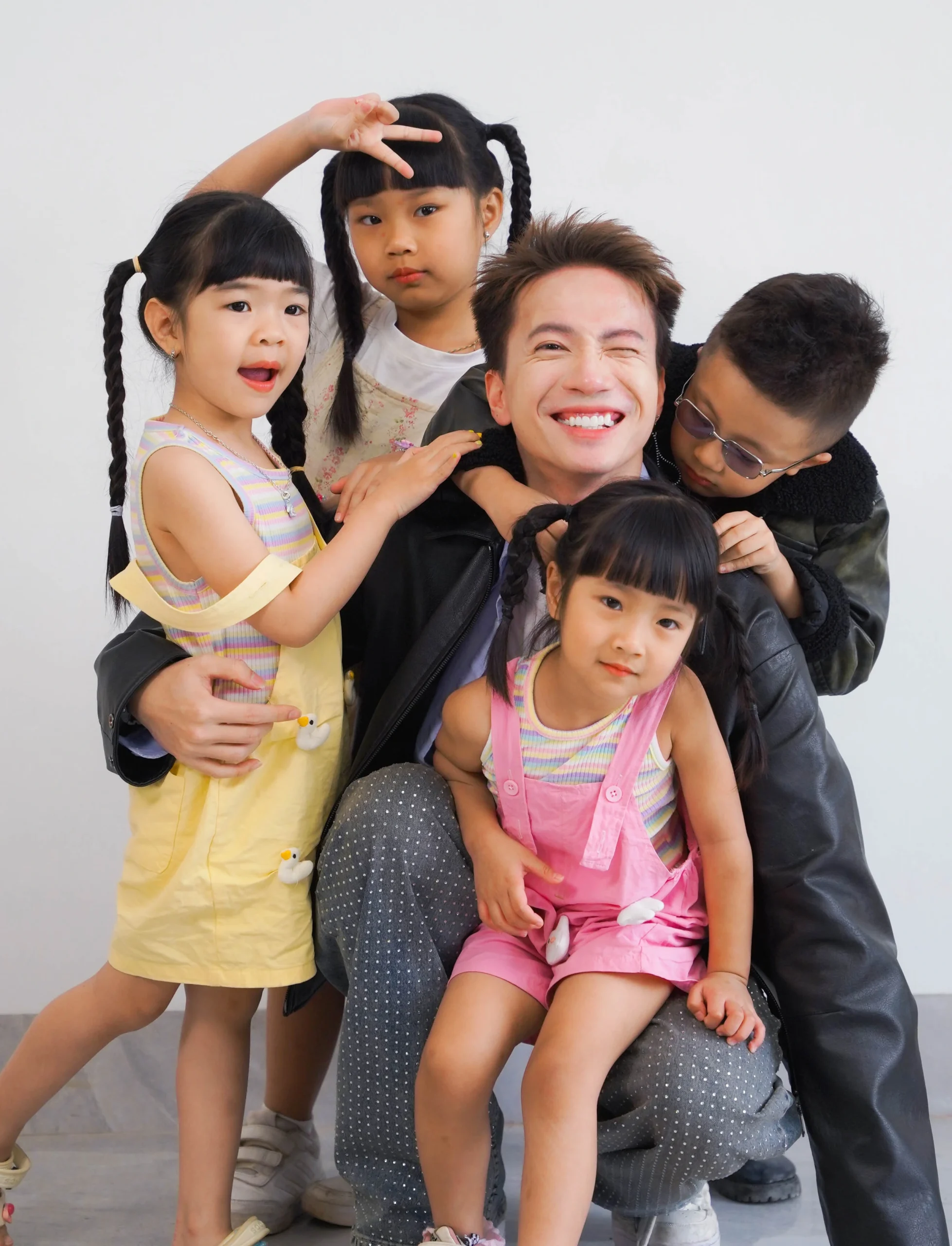 S.T Sơn Thạch thử sức với cuộc sống "bố bỉm" - Ongkinh