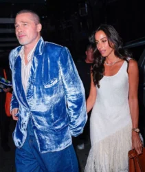 Brad Pitt tay trong tay người tình trẻ Ines de Ramon tại New York - Ongkinh