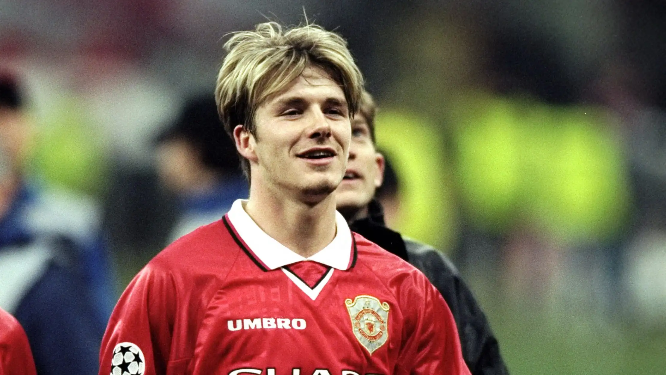 David Beckham chính thức được phong tước hiệp sĩ-ongkinh