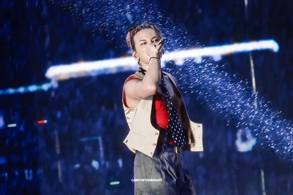 Vệ sĩ G-Dragon gọi sân khấu Mỹ Đình huyền thoại-ongkinh