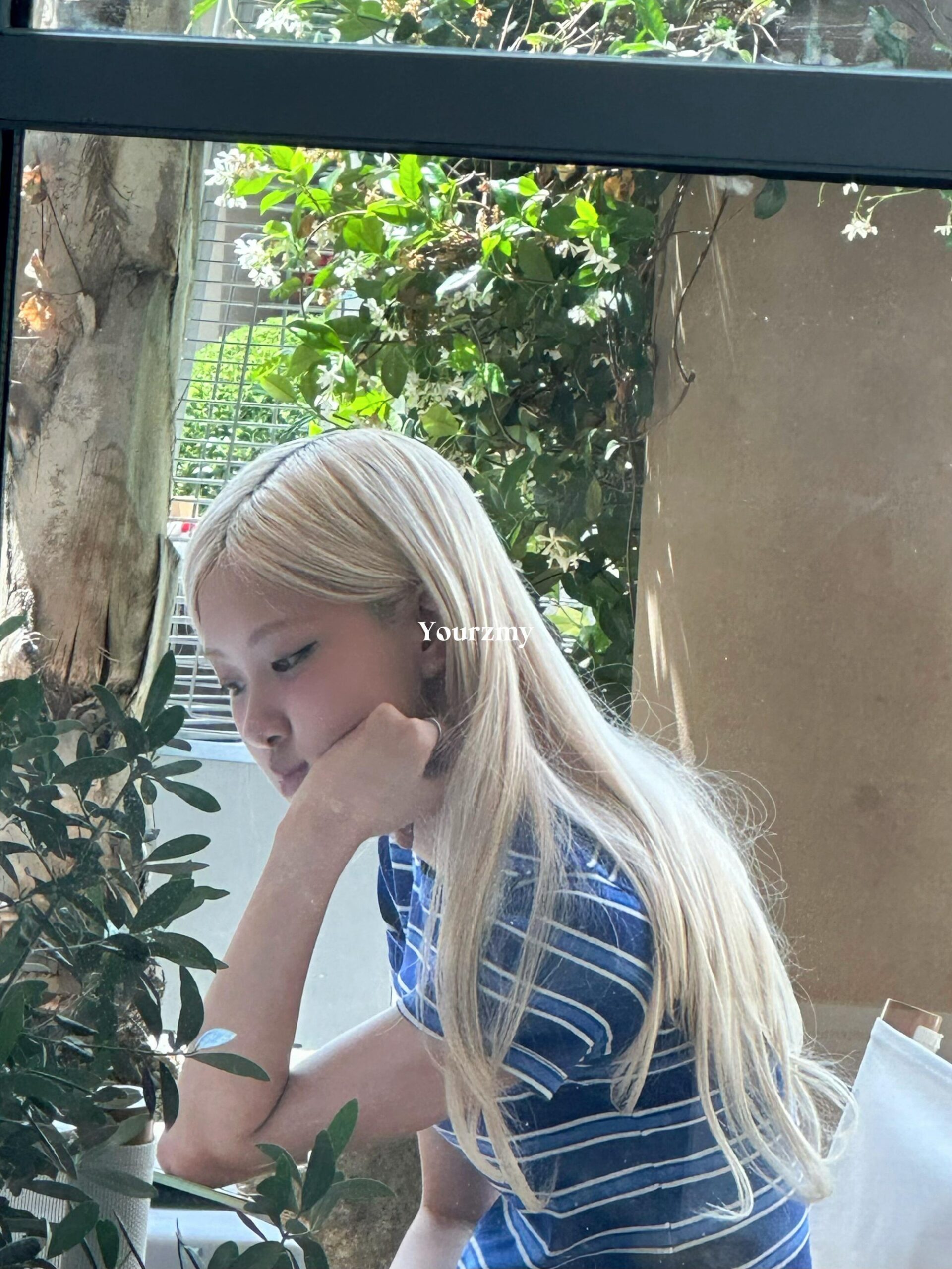 Rosé bị fan "ném đá" vì ảnh đi cafe: Sắp world tour, album mới đâu? - Ongkinh
