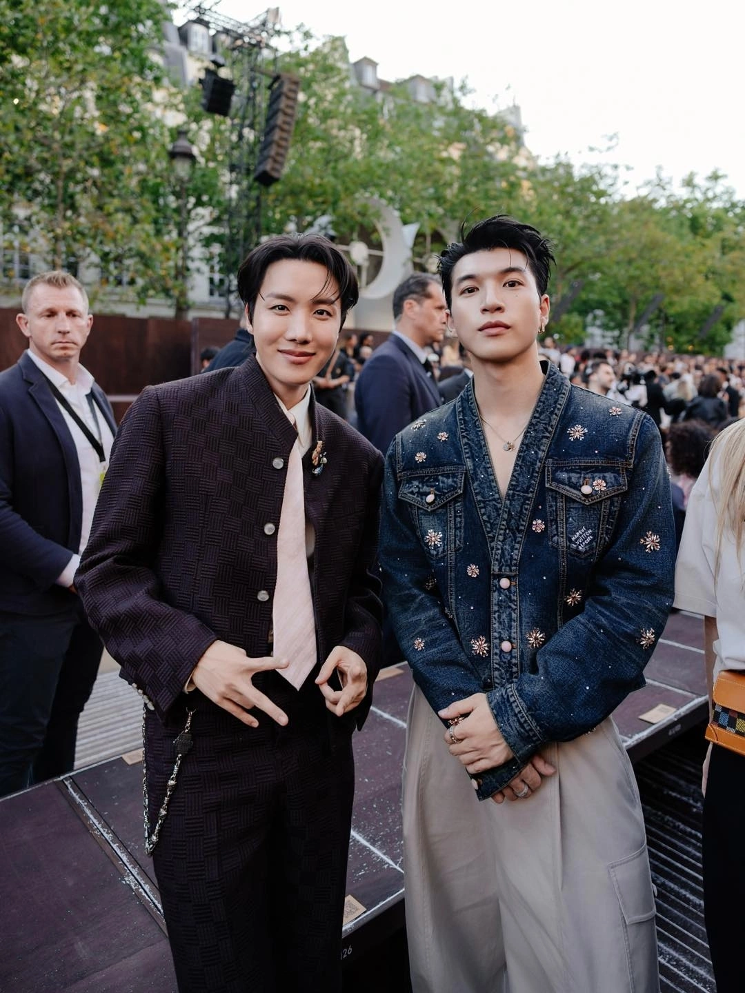 HIEUTHUHAI "gây bão" tại show Louis Vuitton ở Paris - Ongkinh