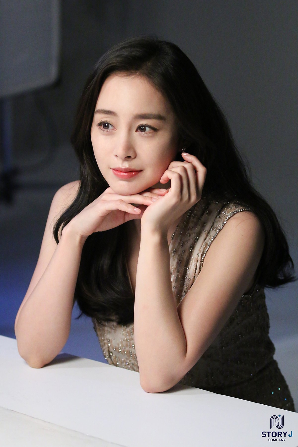 Nhan sắc Kim Tae Hee: Một biểu tượng được công nhận của showbiz Hàn - ongkinh