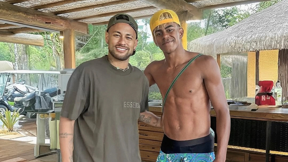 Lamine Yamal du lịch cùng Neymar: Thần đồng Barca thân thiết với thần tượng - Ongkinh