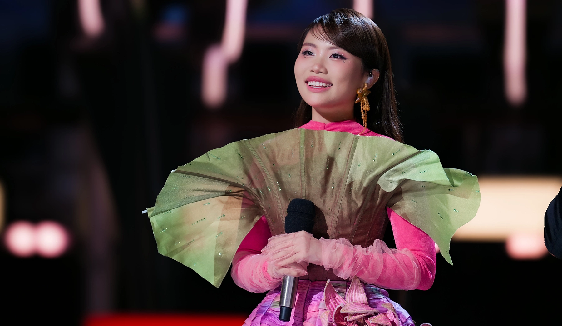 Phương Mỹ Chi "thăng hoa", giành chiến thắng thuyết phục ở tứ kết 'Sing! Asia' - Ongkinh