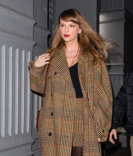 Taylor Swift lên tiếng về vụ quấy rối: Chuyện gì đang xảy ra? - Ống kính