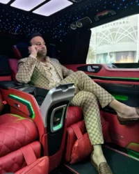 Tỷ phú Satish Sanpal gây sốc khi tặng con gái 1 tuổi Rolls-Royce Phantom - Ongkinh